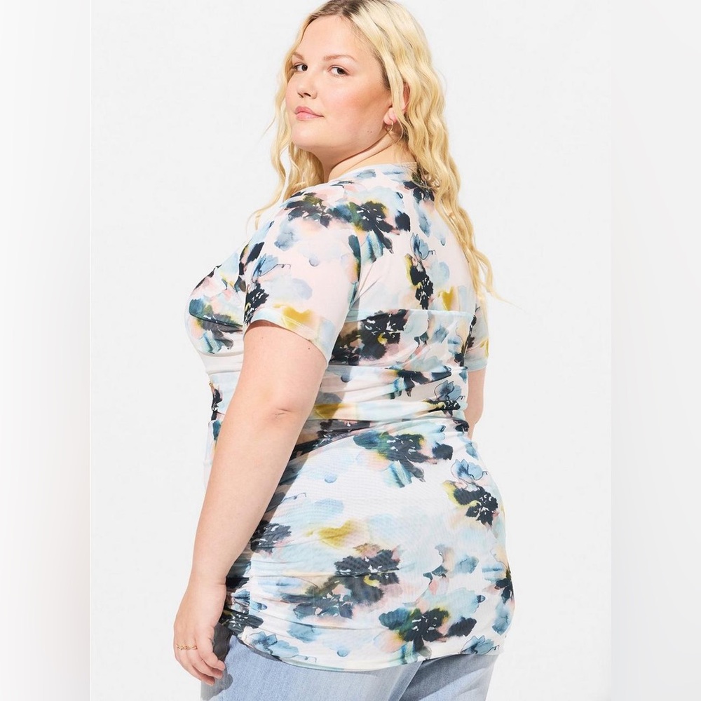 Torrid Stretch Mesh Crew Neck Ruched Top NWT Size 1X
